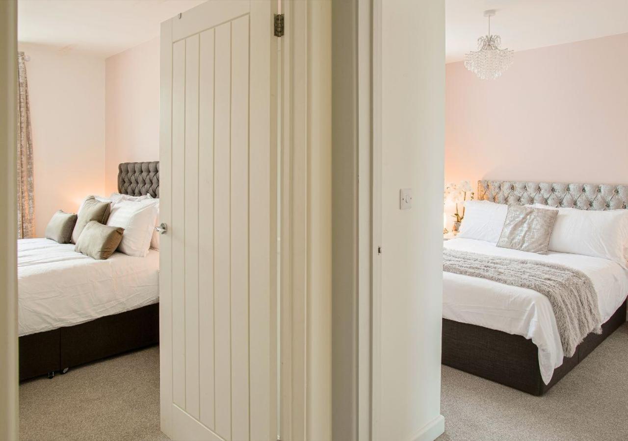 Stunning 2 Bed With Private Patio And Free Parking Villa Cheltenham Luaran gambar