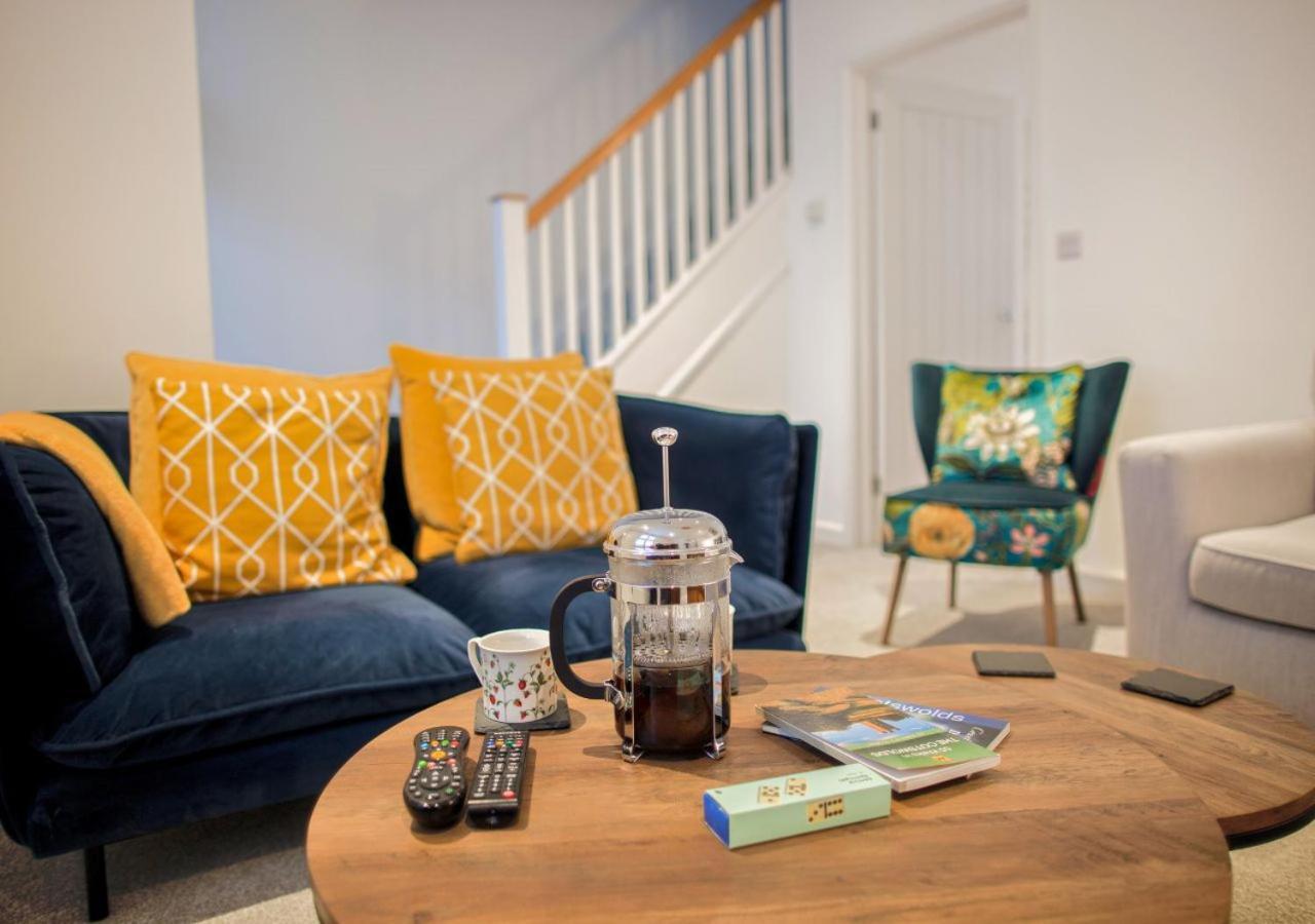Stunning 2 Bed With Private Patio And Free Parking Villa Cheltenham Luaran gambar