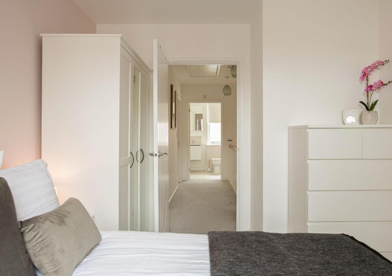 Stunning 2 Bed With Private Patio And Free Parking Villa Cheltenham Luaran gambar